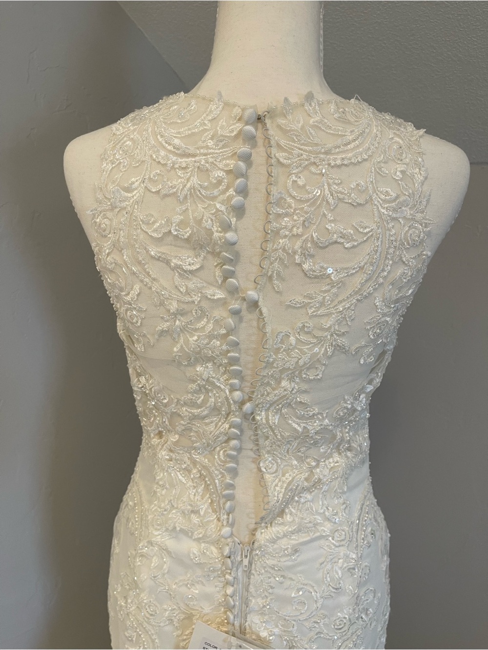 Wedding dress! Brand new Kenneth Winston wedding dress! It’s a size 8 in ivory! - Picture 9 of 16